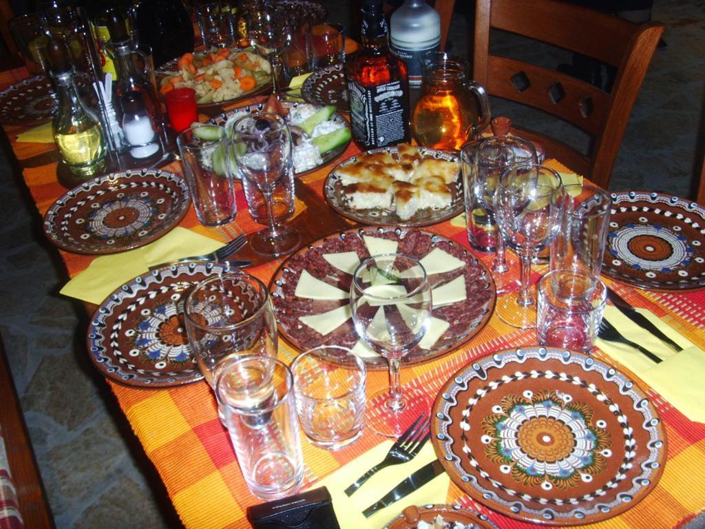 דבין Family Hotel Veronika מראה חיצוני תמונה