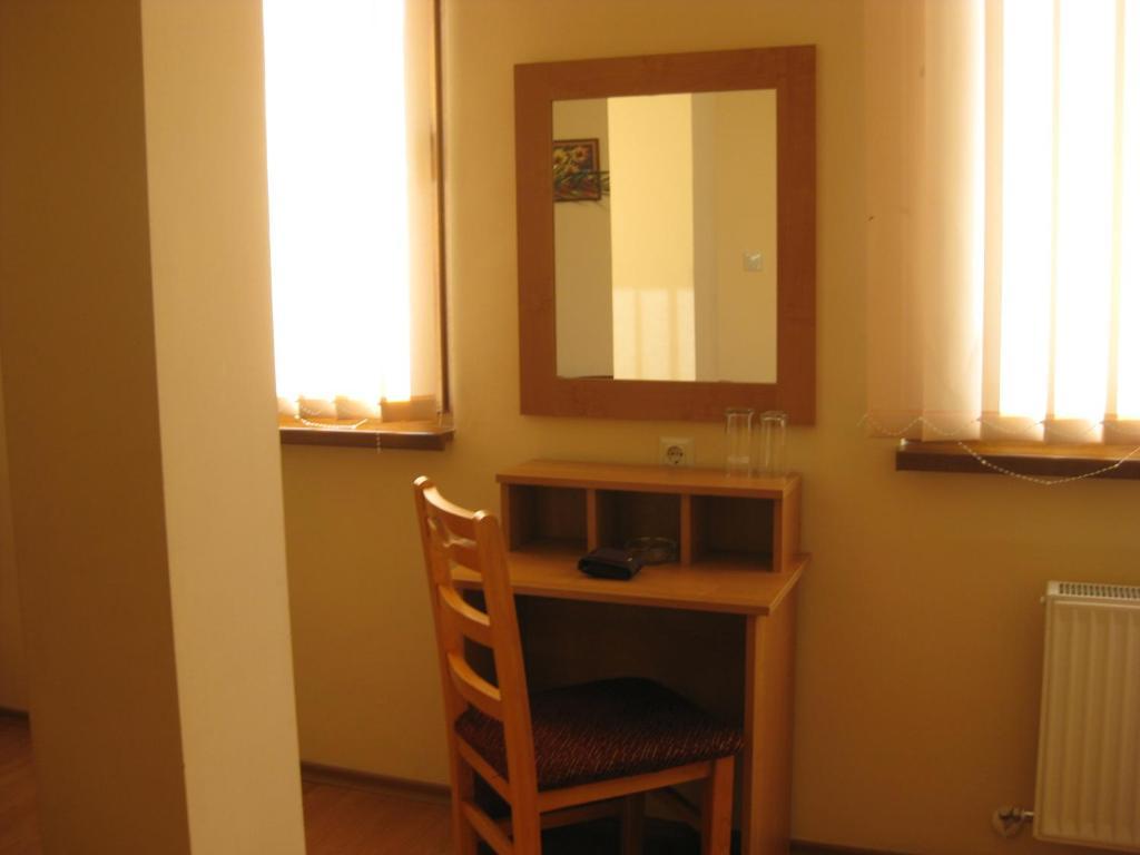 דבין Family Hotel Veronika מראה חיצוני תמונה