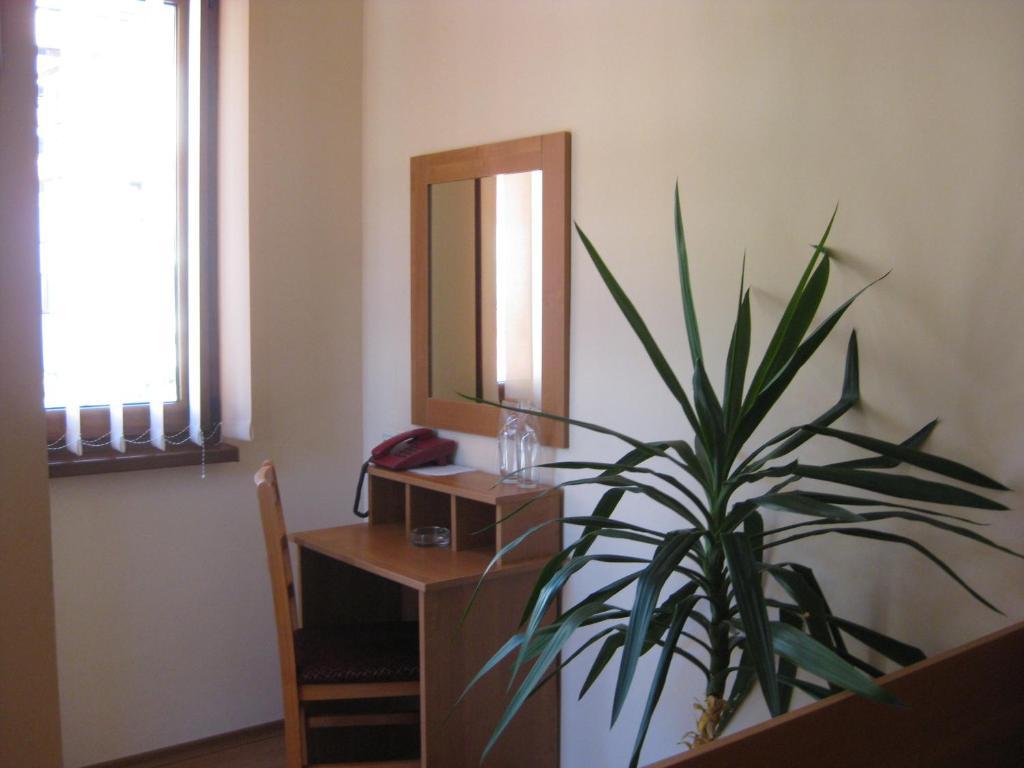 דבין Family Hotel Veronika מראה חיצוני תמונה