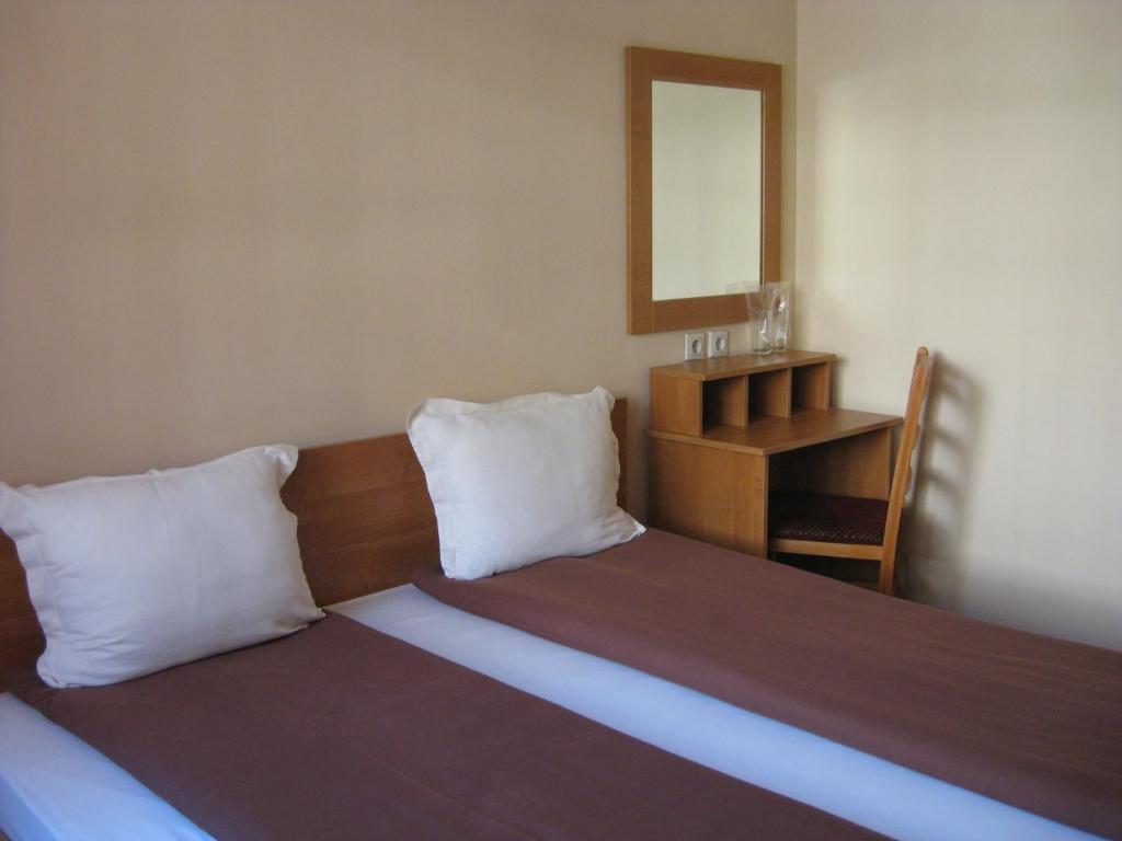 דבין Family Hotel Veronika מראה חיצוני תמונה
