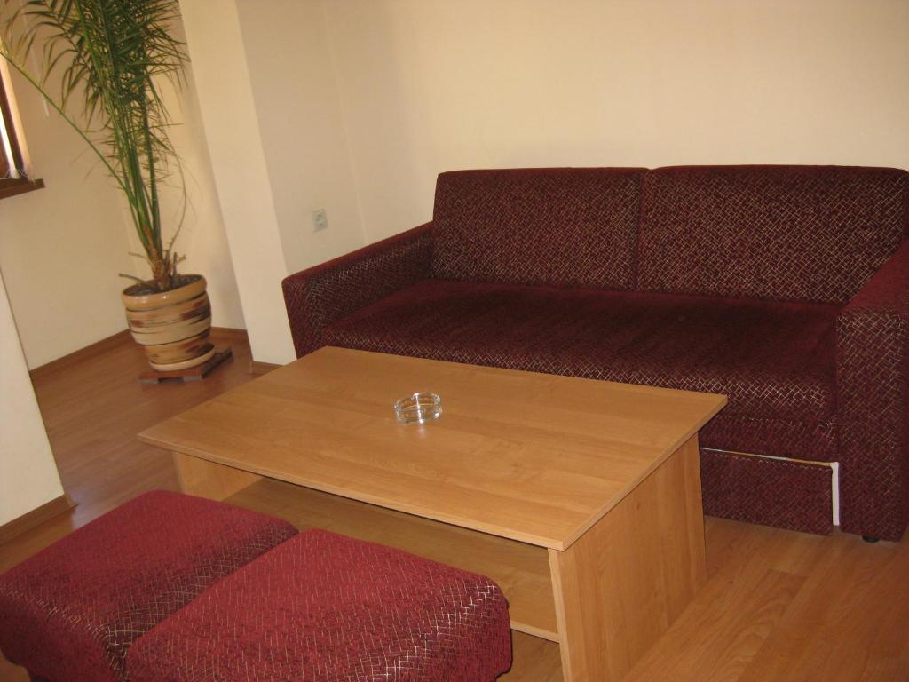 דבין Family Hotel Veronika מראה חיצוני תמונה