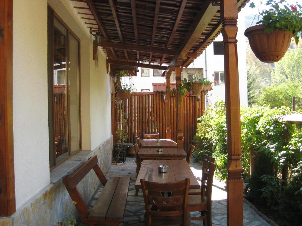 דבין Family Hotel Veronika מראה חיצוני תמונה