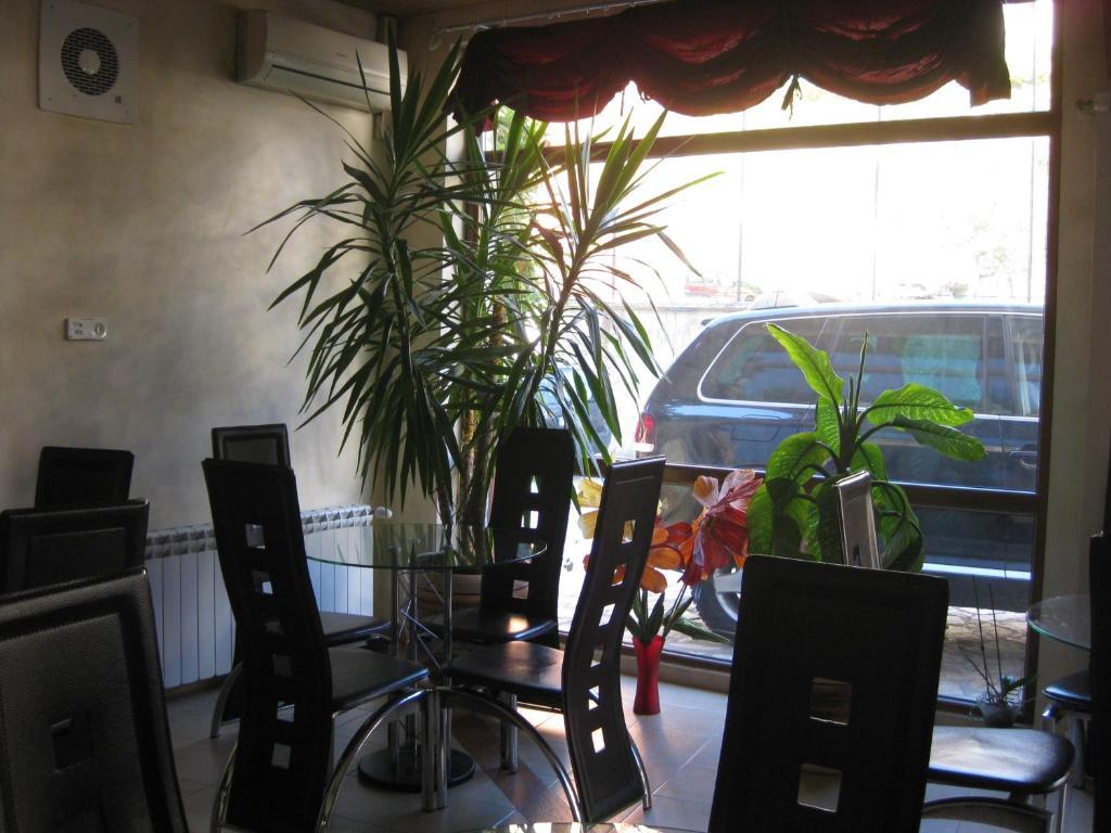 דבין Family Hotel Veronika מראה חיצוני תמונה