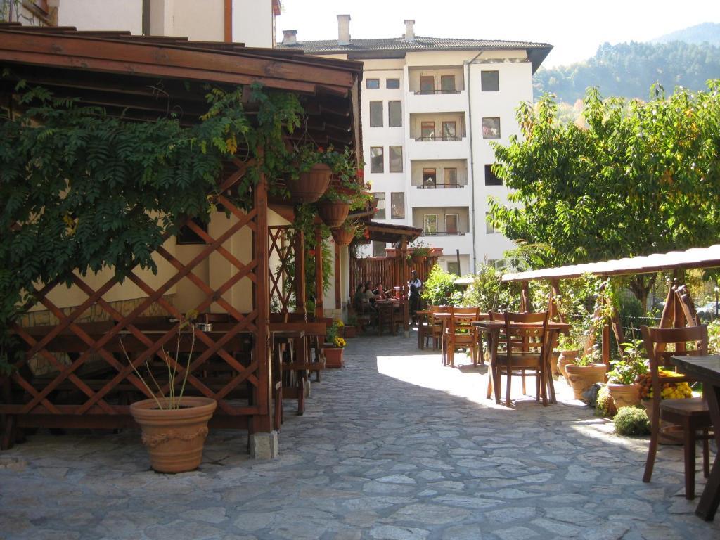 דבין Family Hotel Veronika מראה חיצוני תמונה