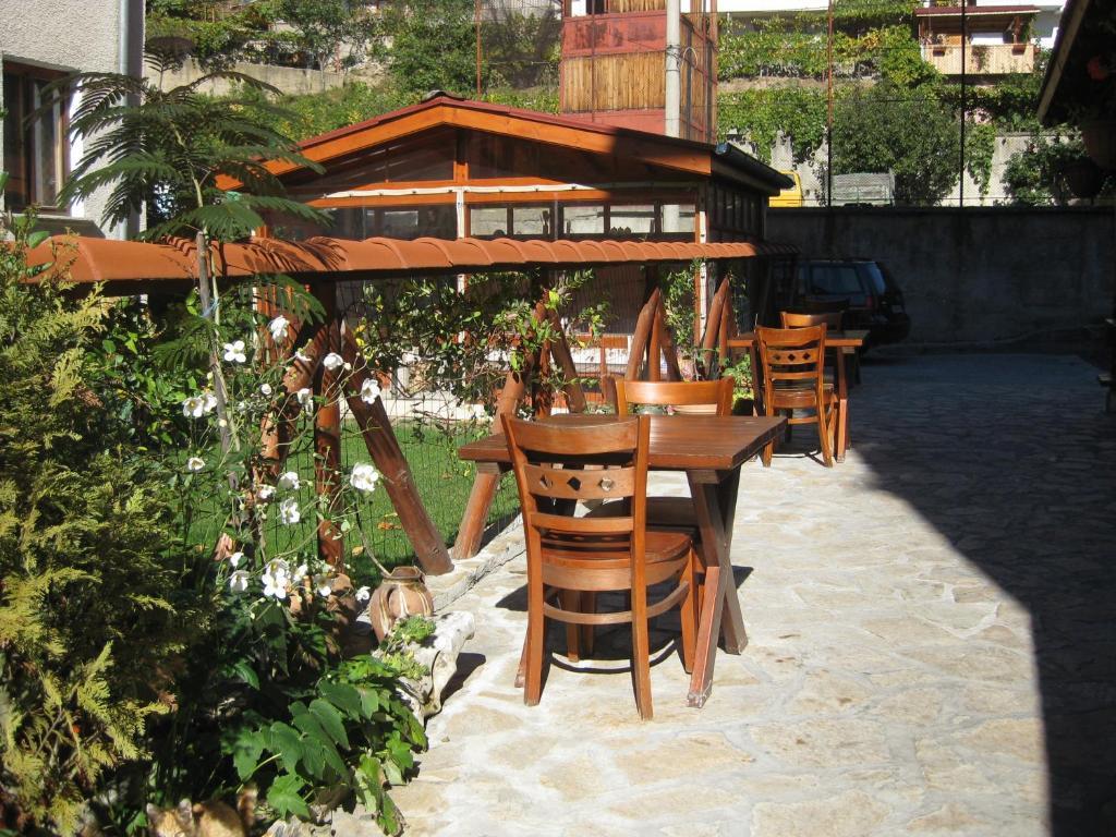 דבין Family Hotel Veronika מראה חיצוני תמונה