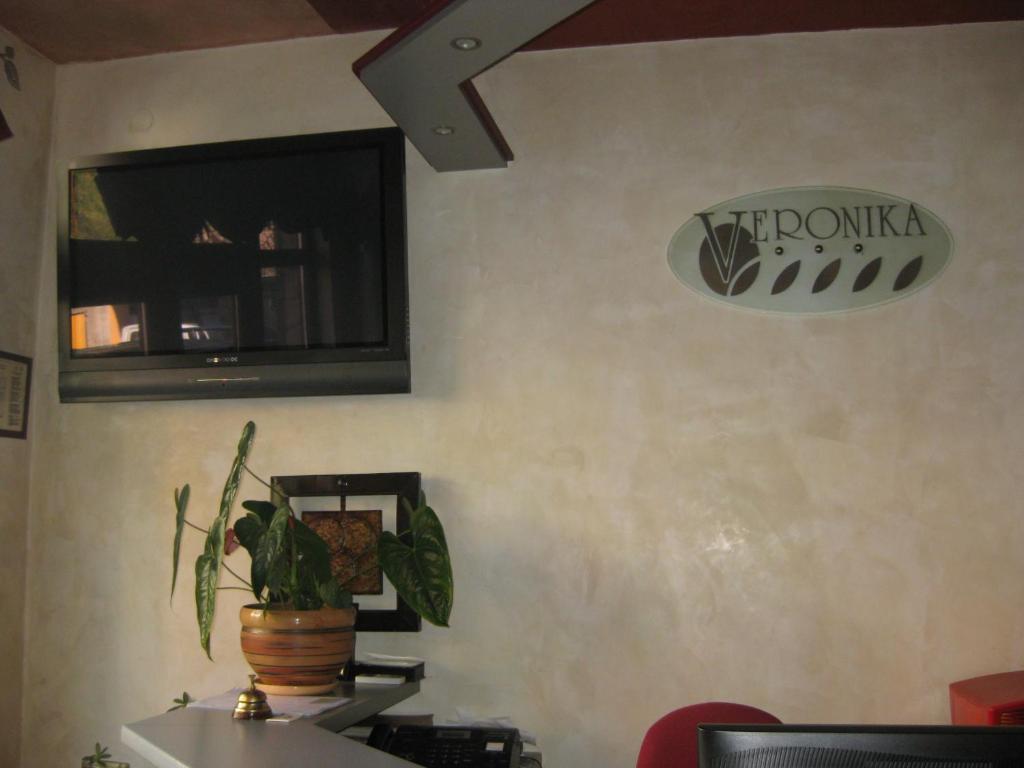 דבין Family Hotel Veronika מראה חיצוני תמונה