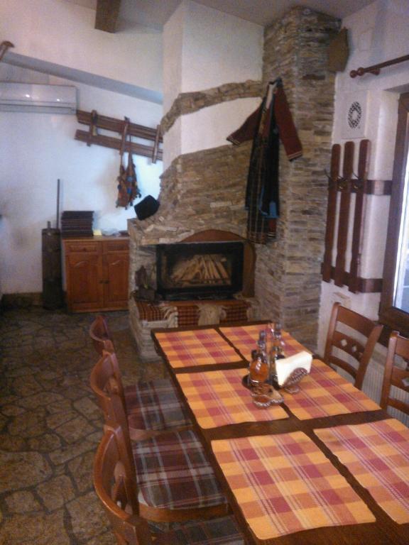 דבין Family Hotel Veronika מראה חיצוני תמונה