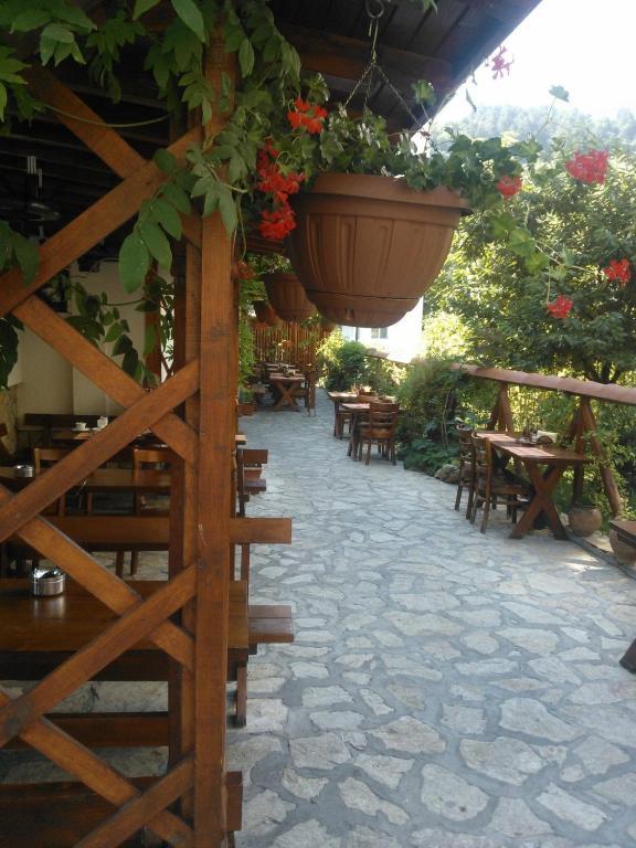 דבין Family Hotel Veronika מראה חיצוני תמונה